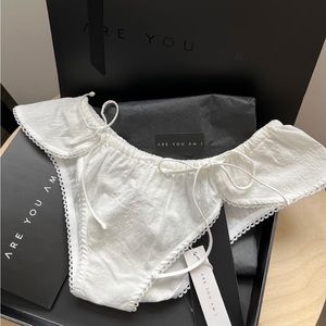 ARE YOU AM I (NWT) Nayeli Hotpant - S Ivory